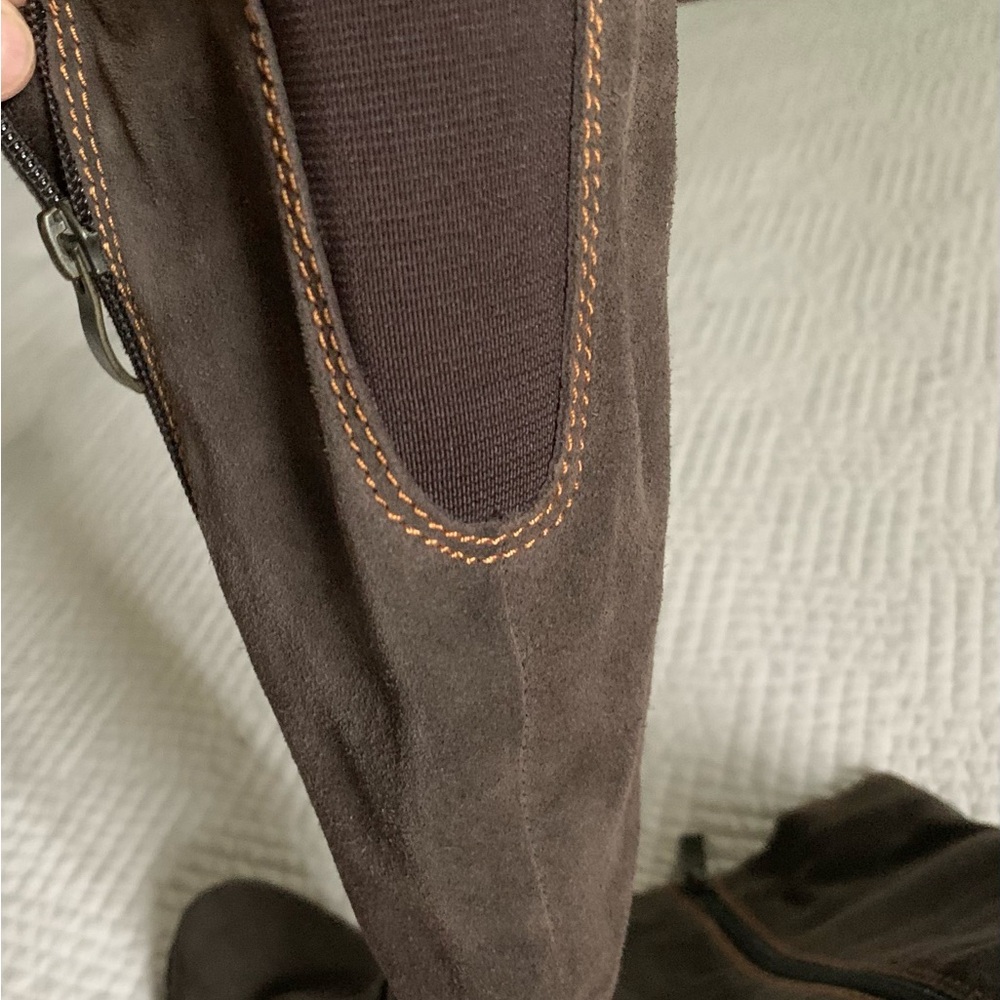Cocoa Suede Boots Like New Condition Size 6 - image 3